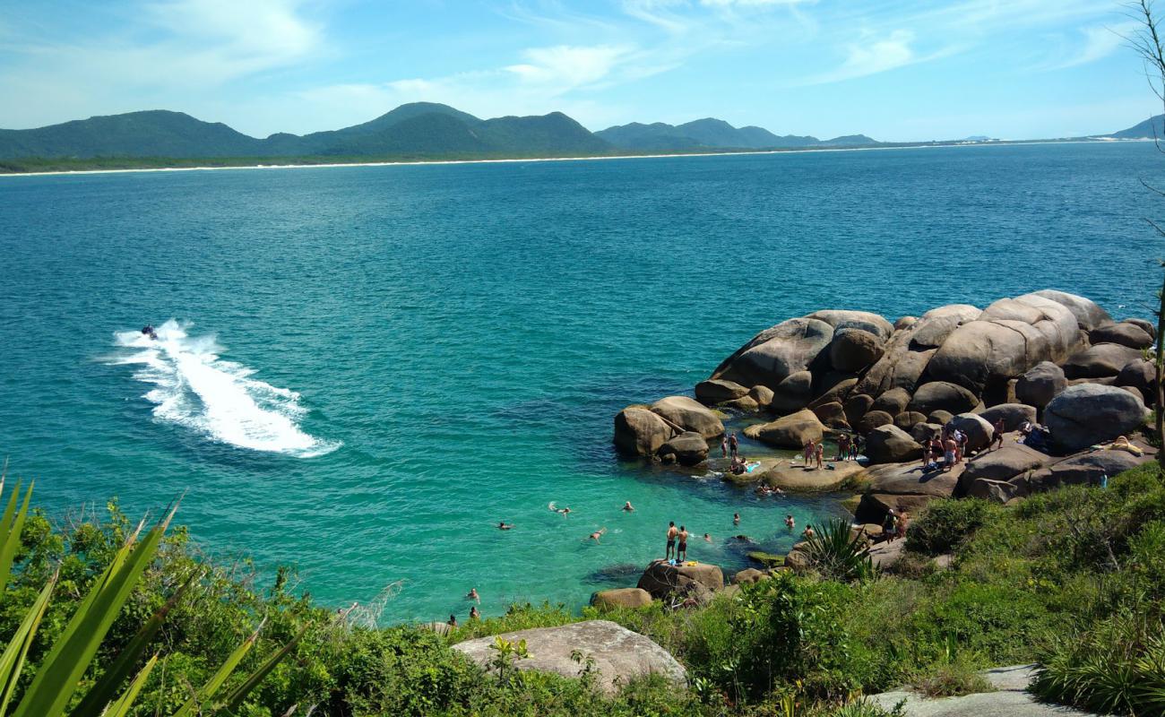 Piscinas Naturais da Barra da Lagoa'in fotoğrafı kayalık arazi yüzey ile