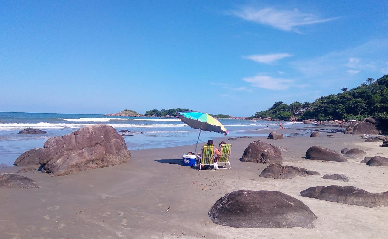Prainha Peruibe'in fotoğrafı gri kum yüzey ile