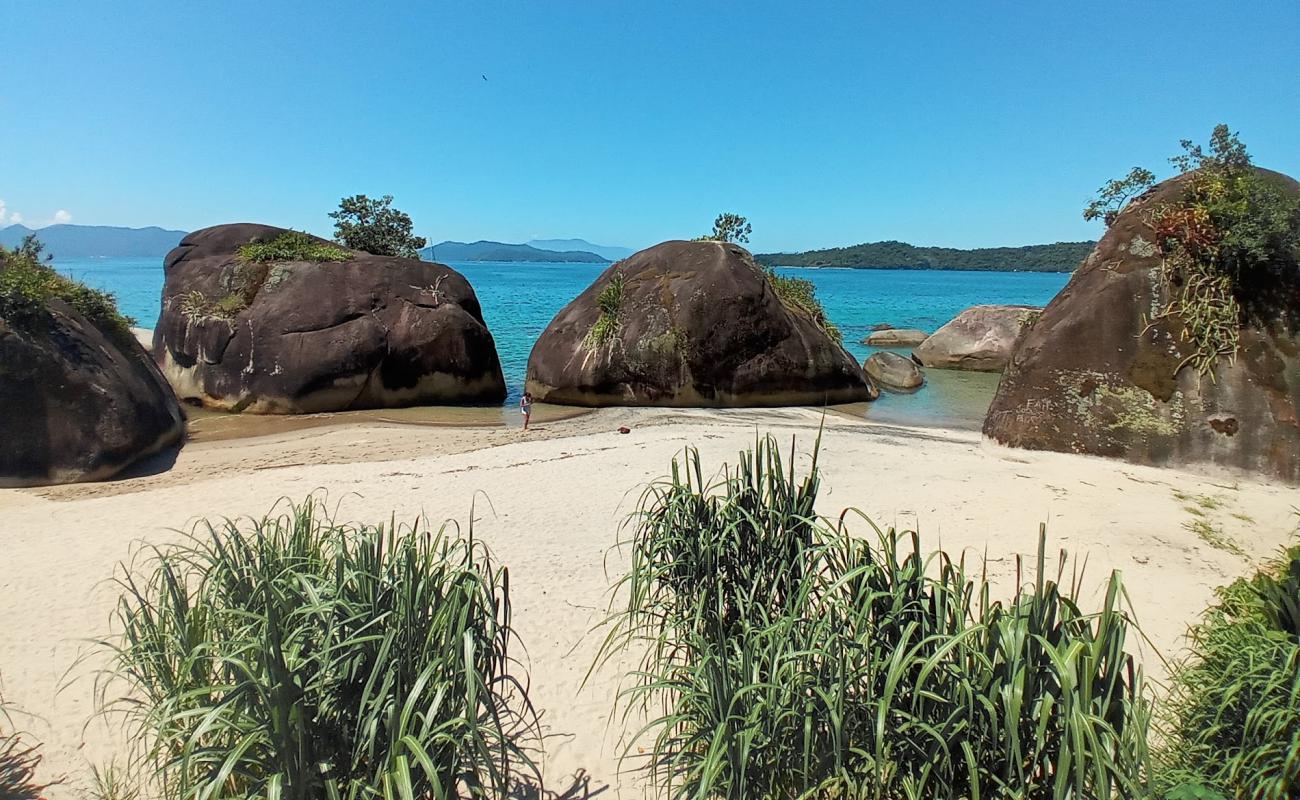 Praia Secreta'in fotoğrafı açık bej kum yüzey ile
