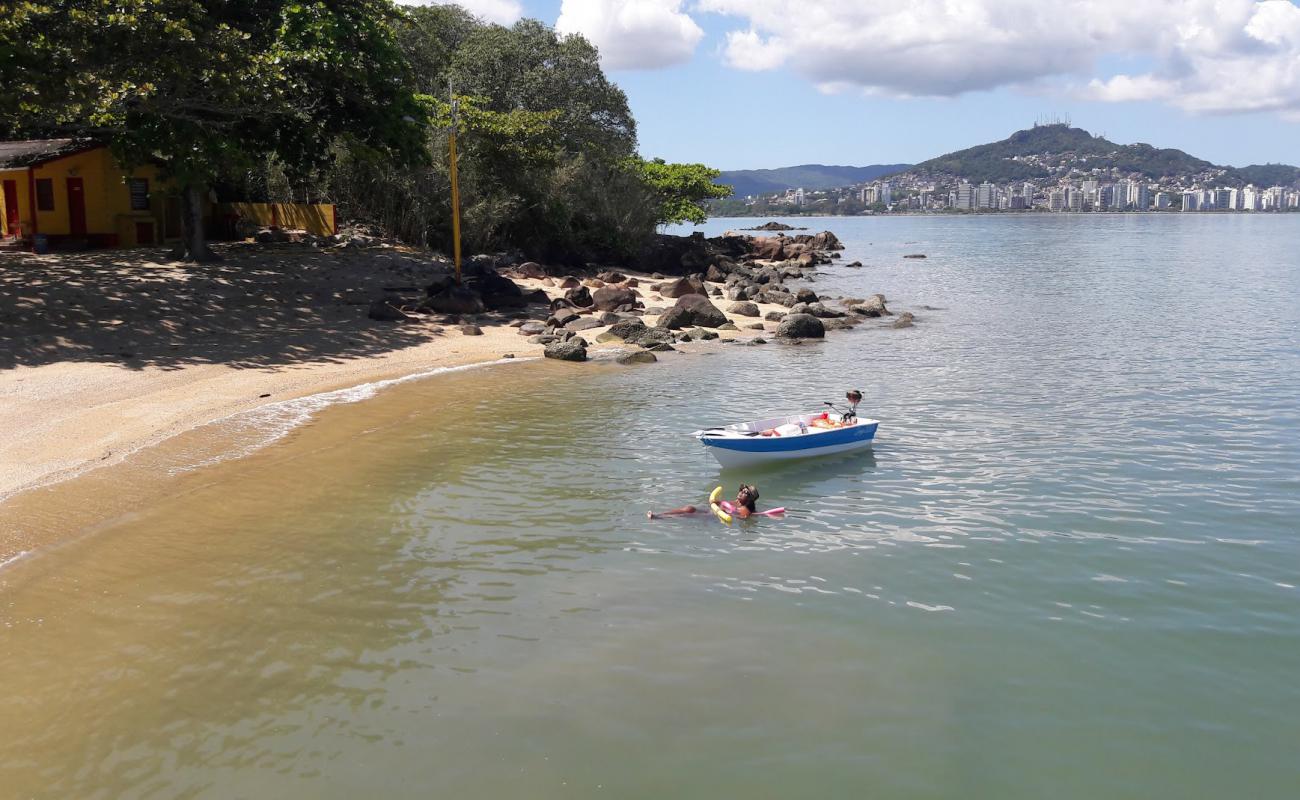 Praia da Ilha dos Guaras'in fotoğrafı bej kabuklu kum yüzey ile