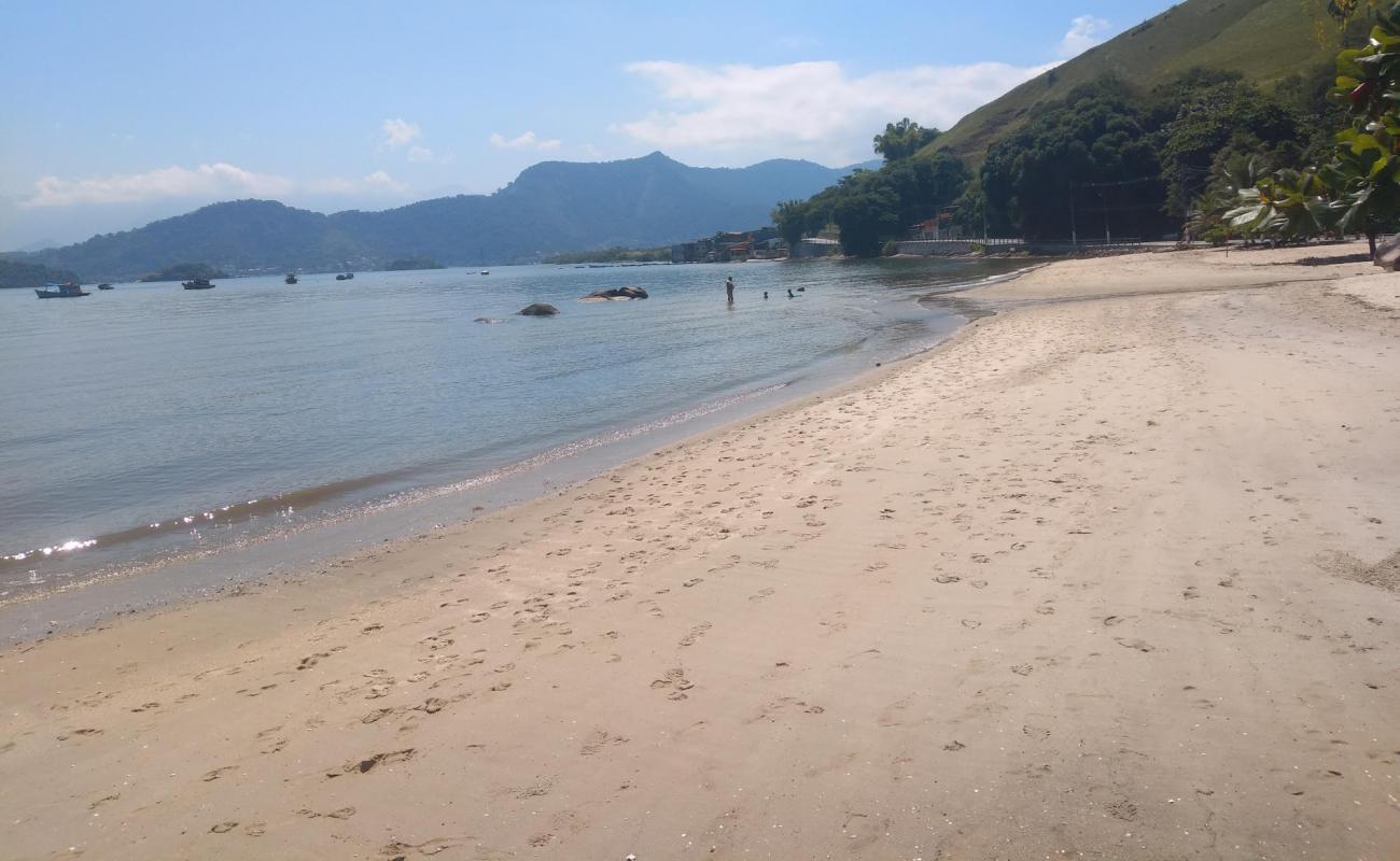 Praia da Enseada'in fotoğrafı açık bej kum yüzey ile