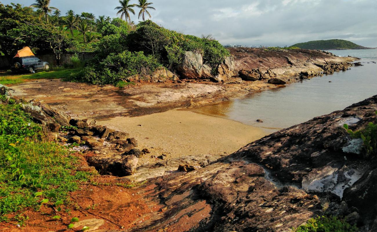 Praia da Peninsula de Meaipe'in fotoğrafı açık bej kum yüzey ile