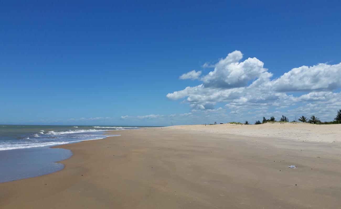 Pontal da Barra Beach'in fotoğrafı açık bej kum yüzey ile