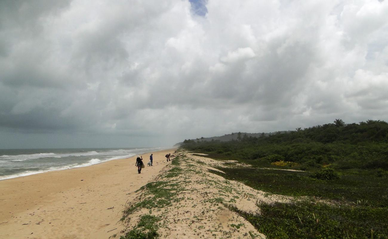 Praia do Pompilho'in fotoğrafı açık bej kum yüzey ile
