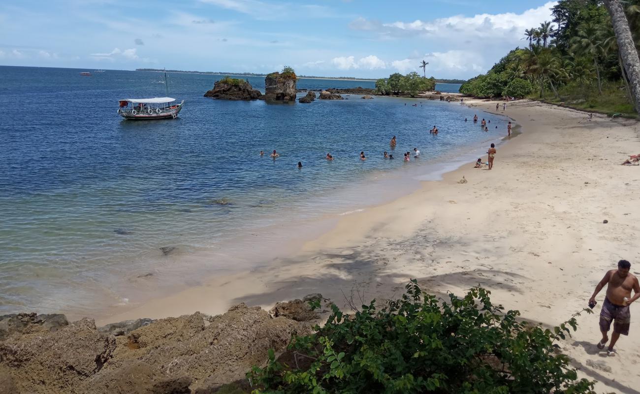Prainha de Ilha Grande De Camamu'in fotoğrafı açık bej kum yüzey ile