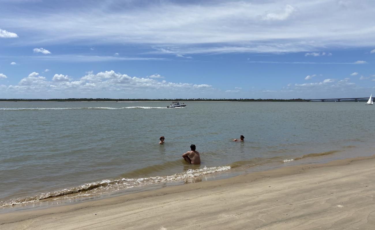 Praia do Mosqueiro'in fotoğrafı açık bej kum yüzey ile
