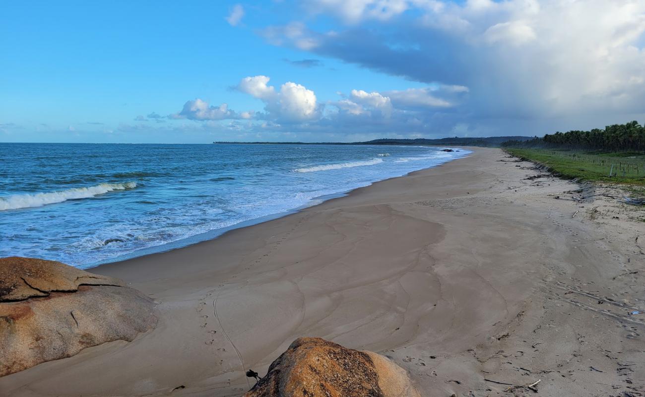Praia de Vau do Una'in fotoğrafı açık bej kum yüzey ile