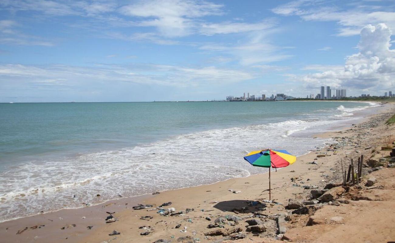 Praia Del Chifre'in fotoğrafı açık bej kum yüzey ile