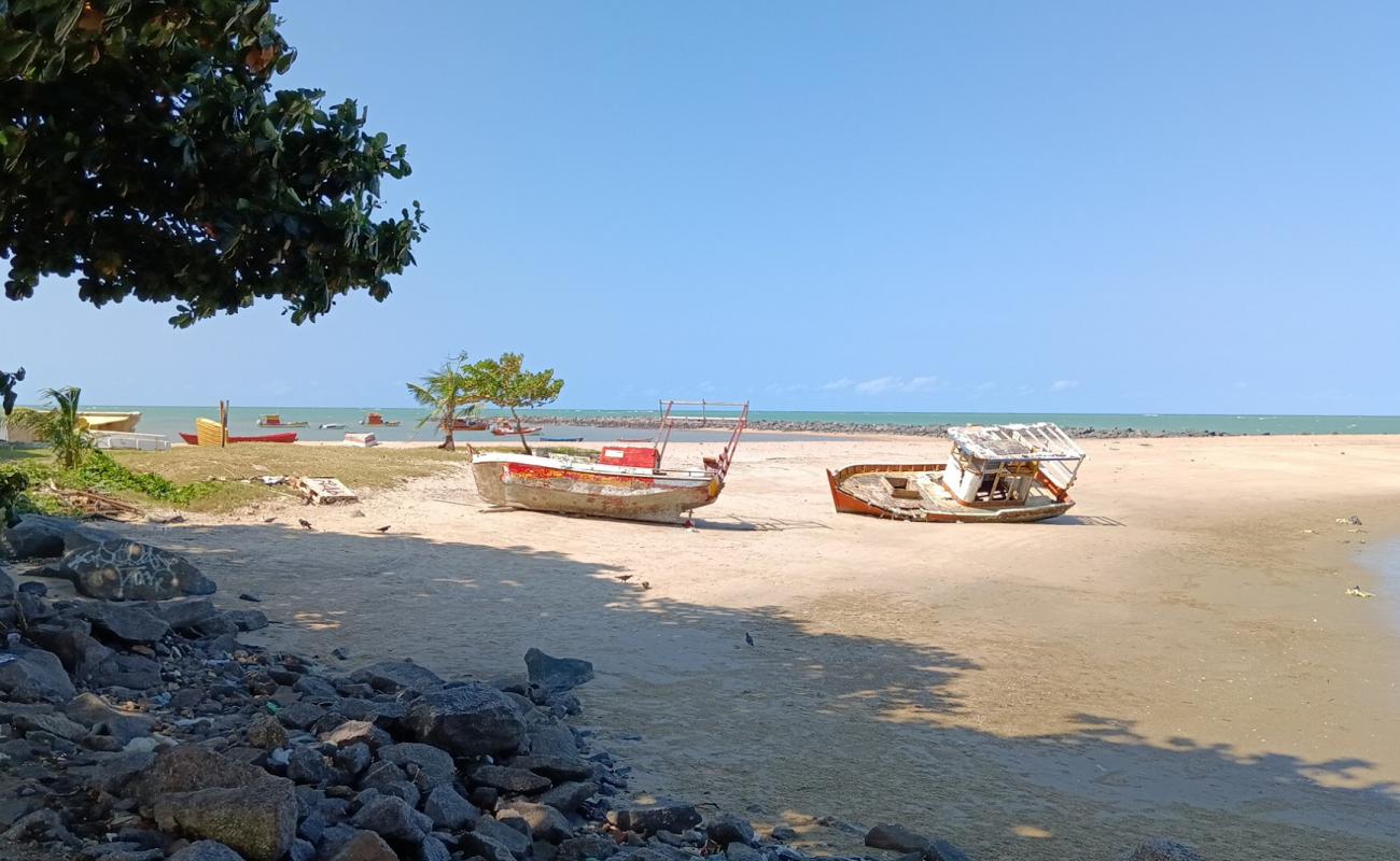 Praia do Carmo'in fotoğrafı açık bej kum yüzey ile