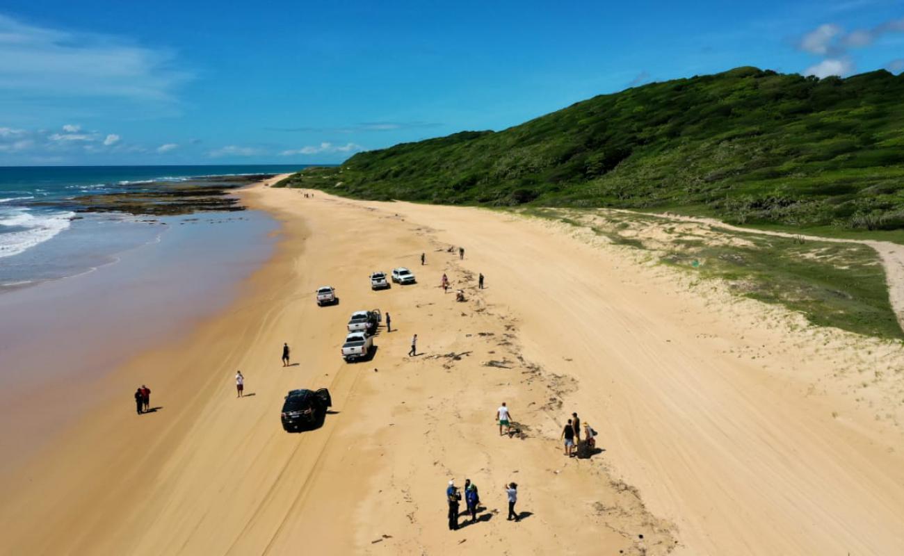 Praia do Guaju'in fotoğrafı açık bej kum yüzey ile