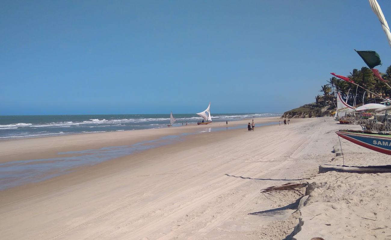 Praia dos Arios'in fotoğrafı açık bej kum yüzey ile
