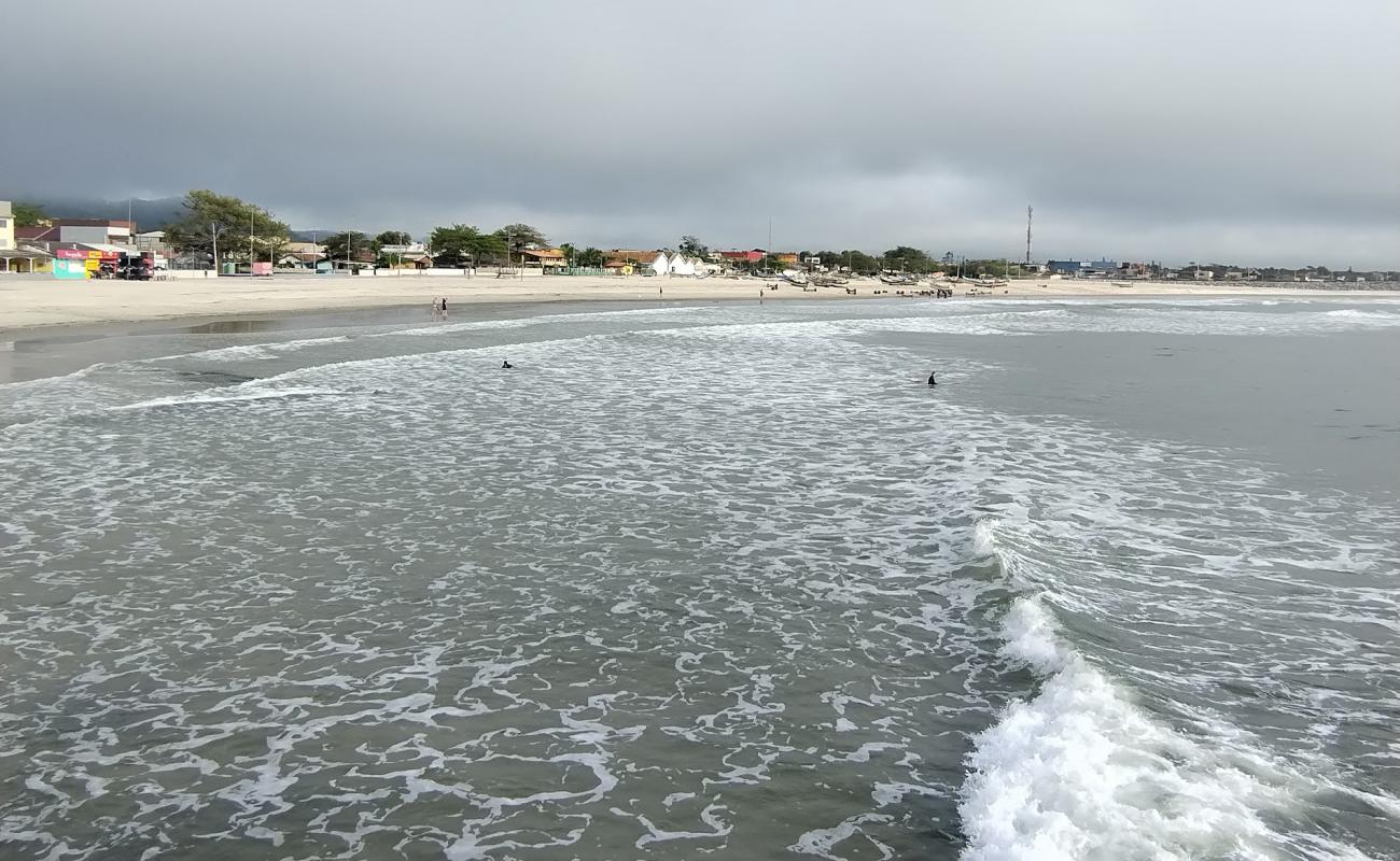 Praia Central de Matinhos'in fotoğrafı açık bej kum yüzey ile