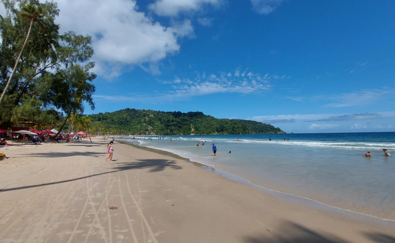 Maracas Plajı'in fotoğrafı i̇nce bej kum yüzey ile