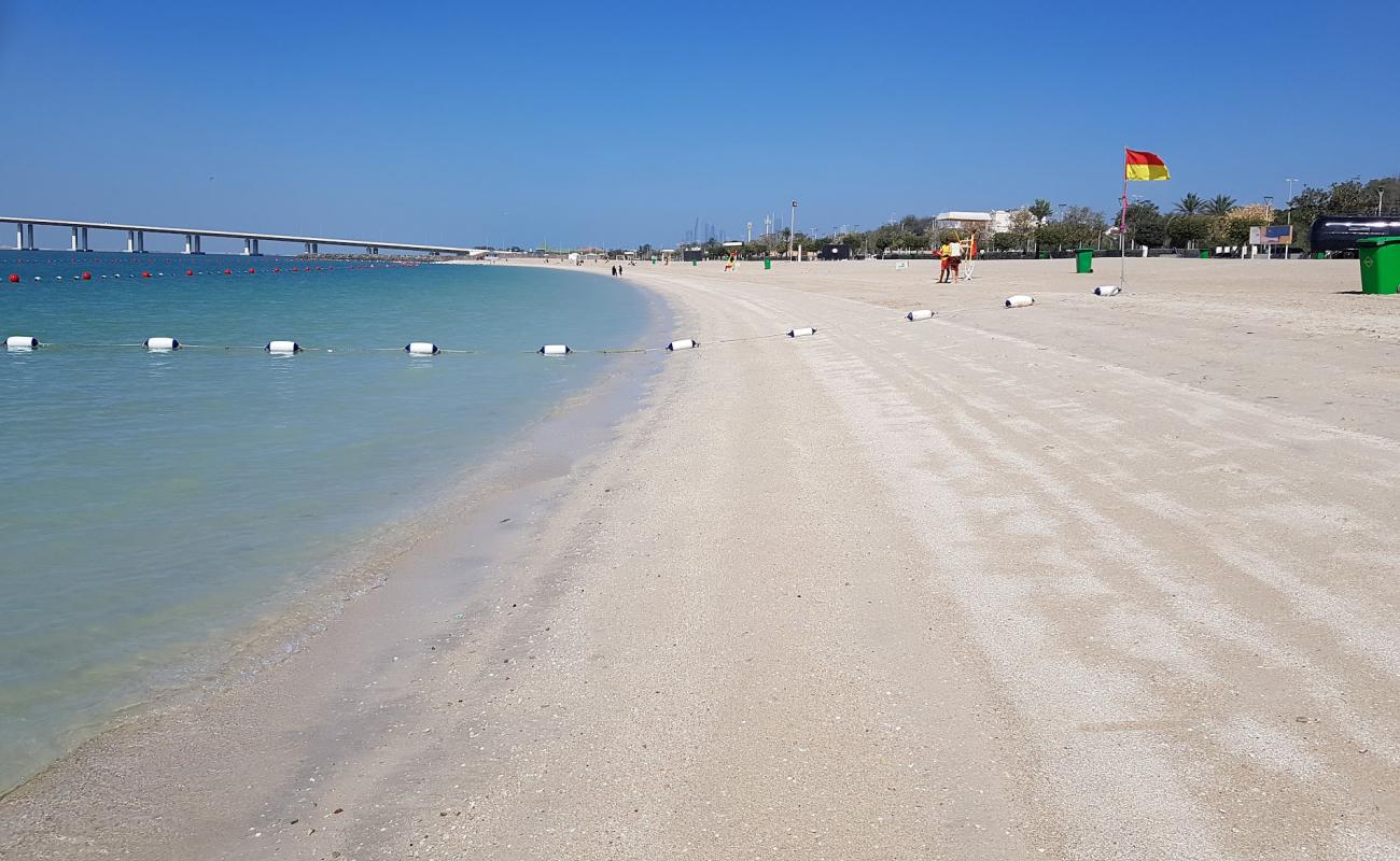 Al Bateen beach'in fotoğrafı i̇nce beyaz kum yüzey ile
