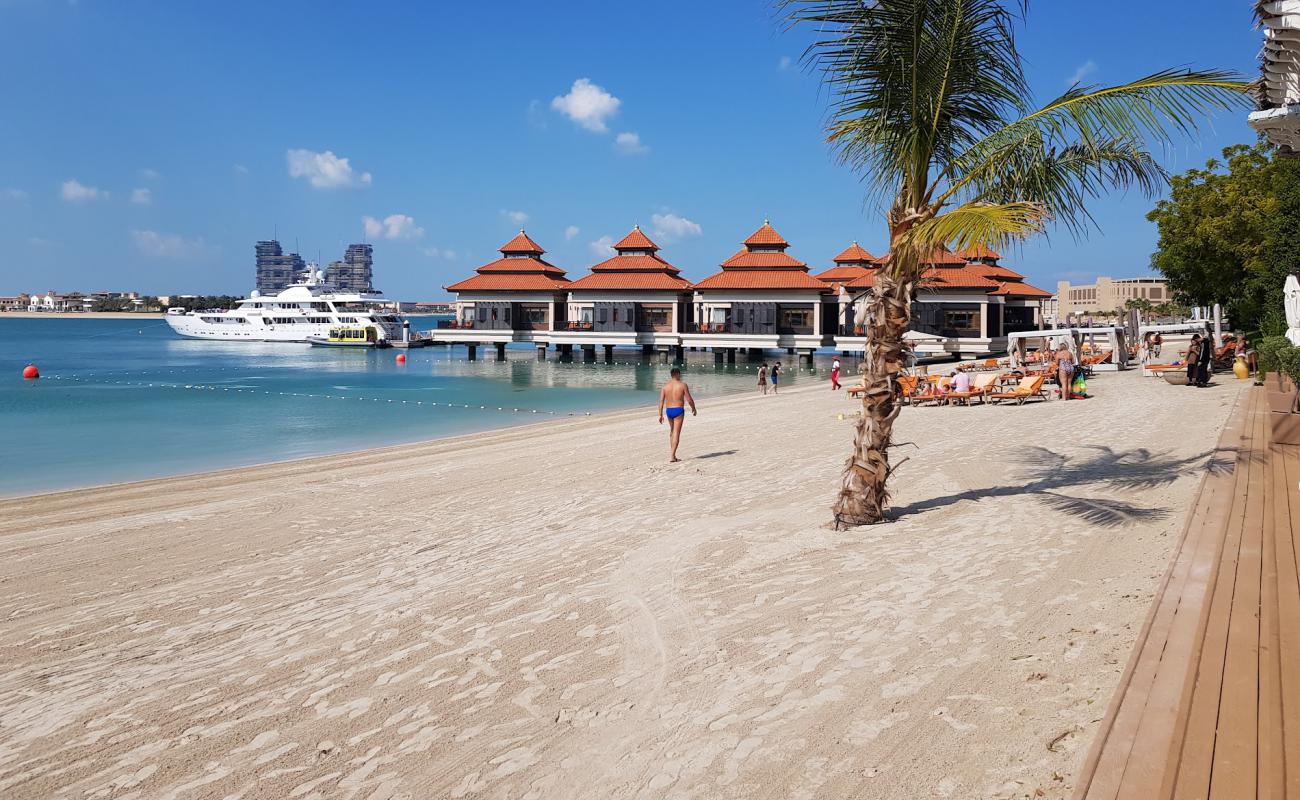 Anantara resort beach'in fotoğrafı i̇nce bej kum yüzey ile