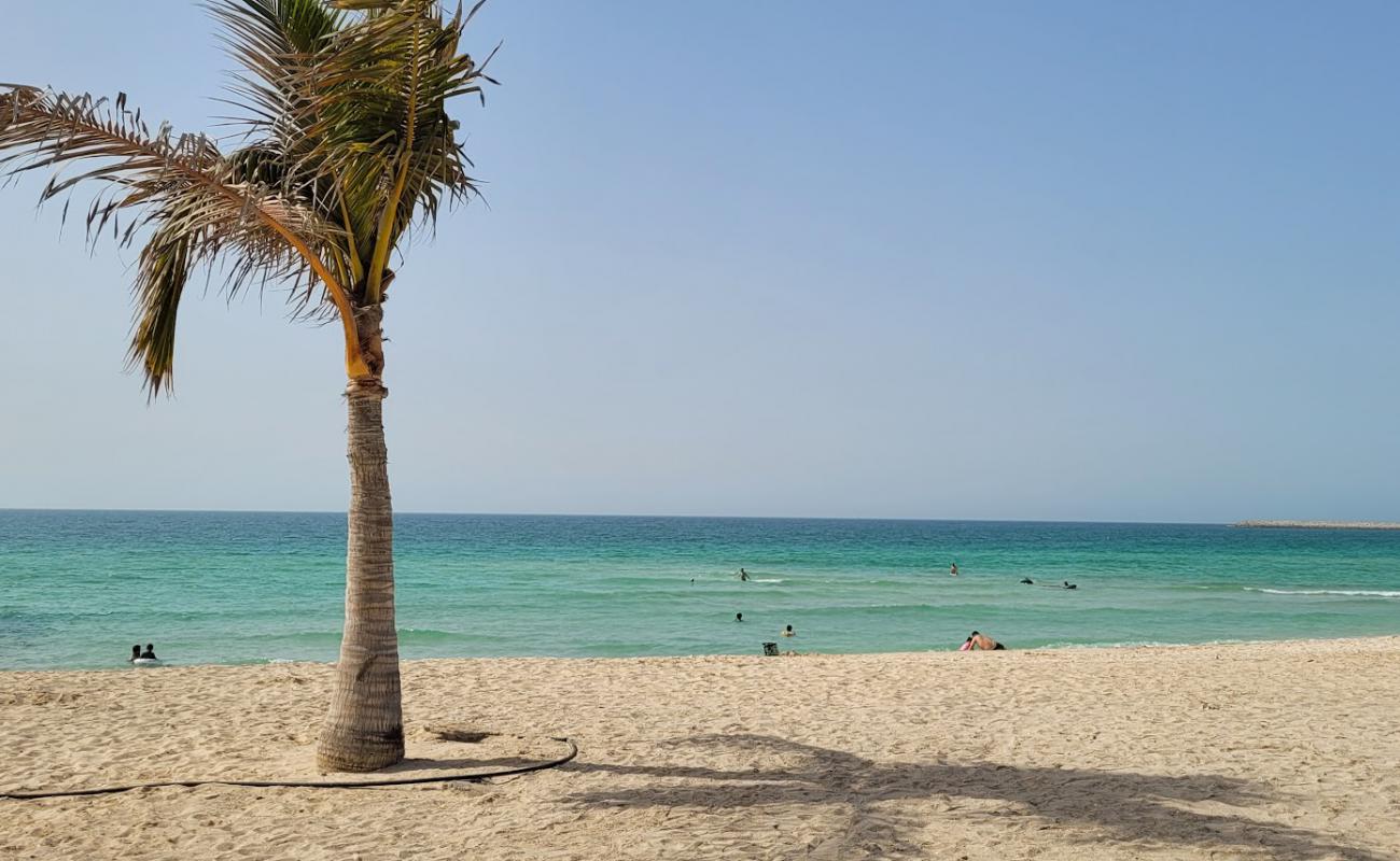 Al Hamriya beach II'in fotoğrafı açık bej kum yüzey ile