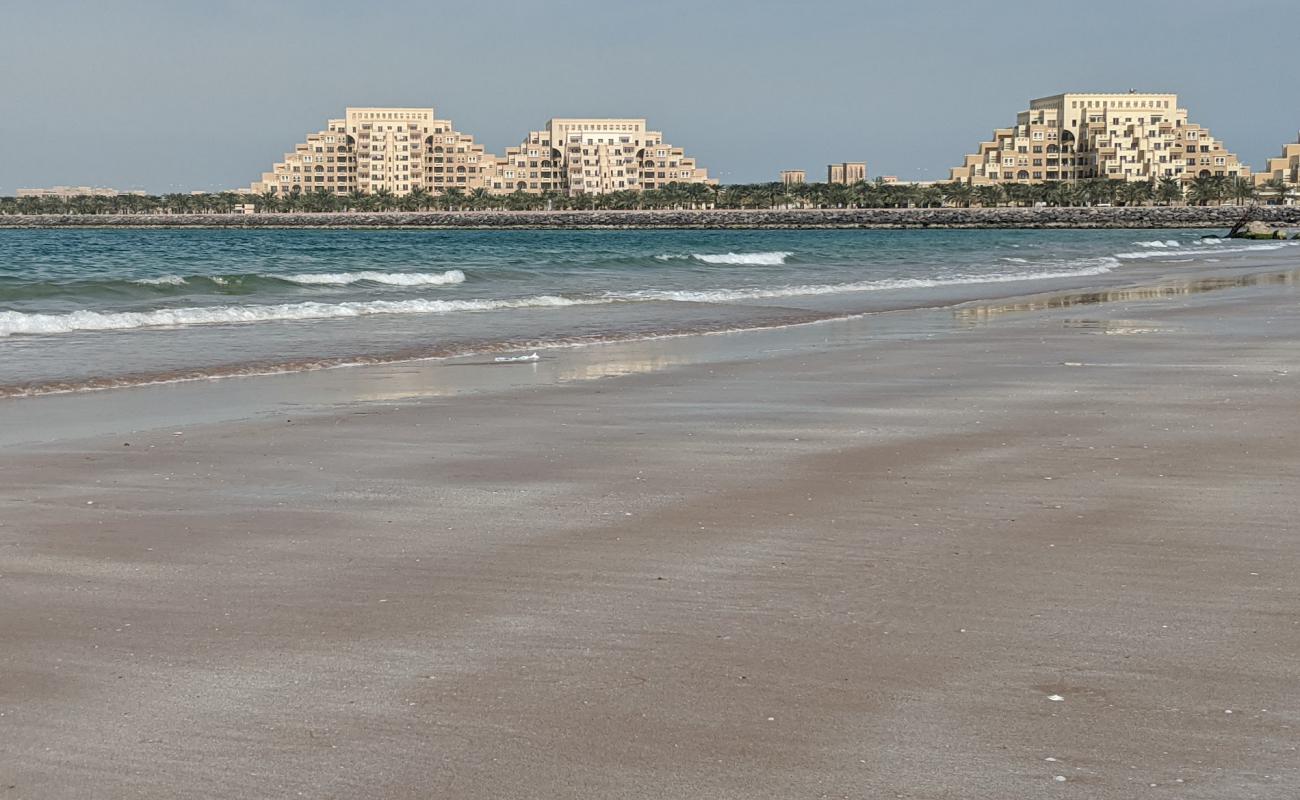 Ras Al Khaimah Public'in fotoğrafı parlak kum yüzey ile