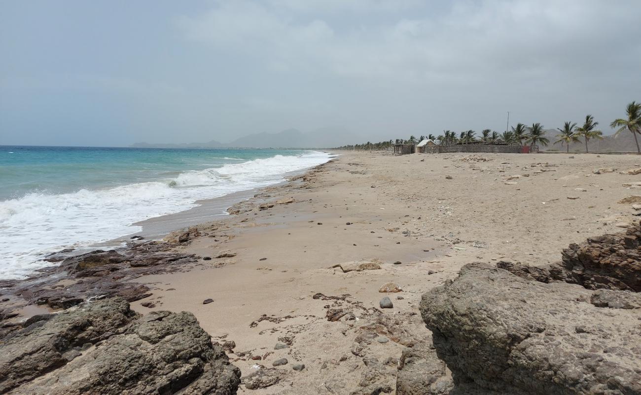 Dibba Beach'in fotoğrafı açık bej kum yüzey ile
