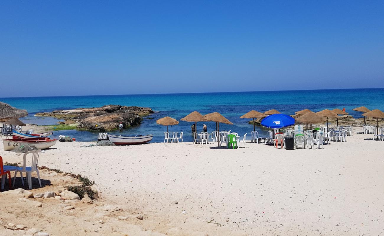 Sounine Beach'in fotoğrafı parlak ince kum yüzey ile