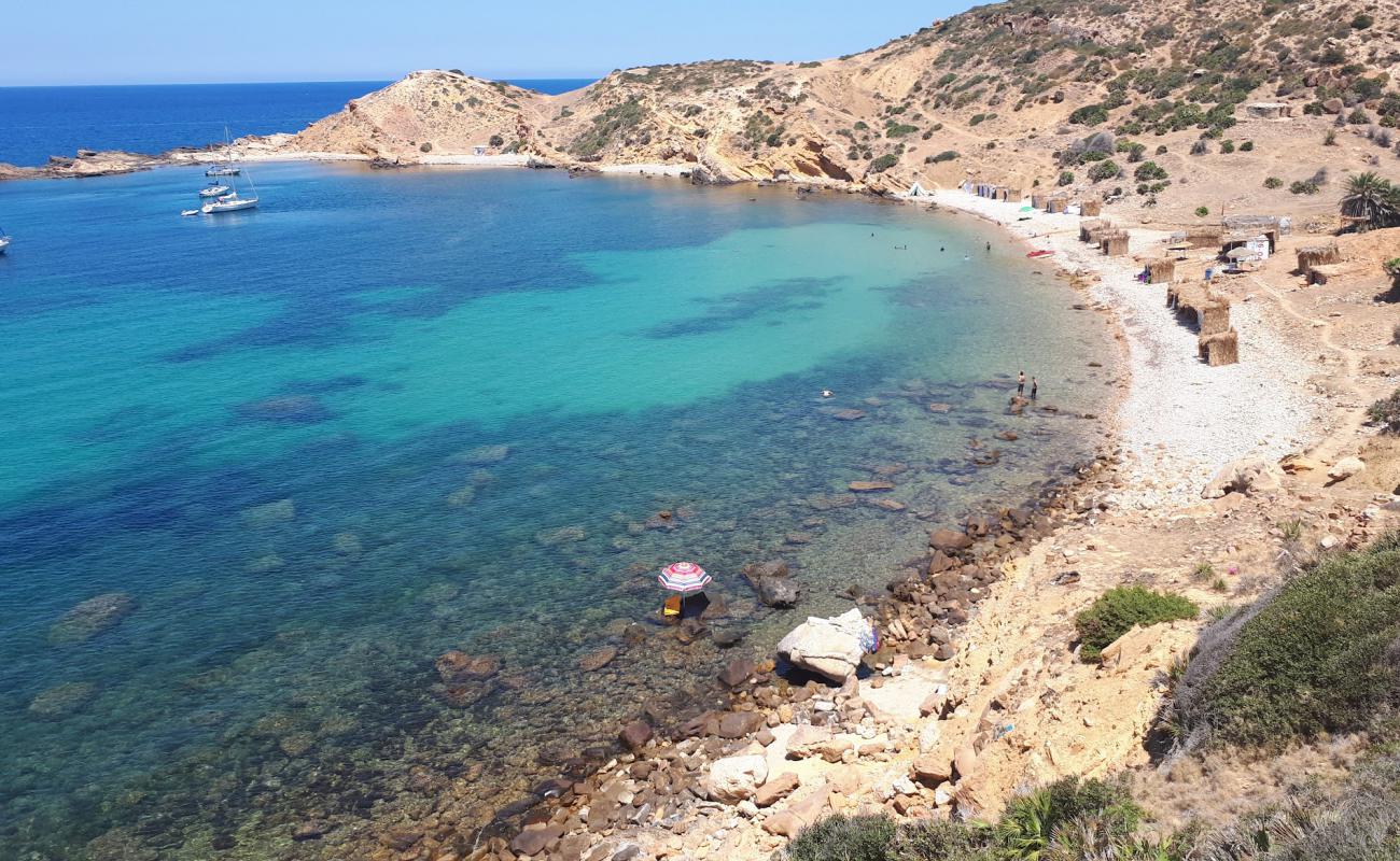 Korbous Plage'in fotoğrafı gri çakıl taşı yüzey ile