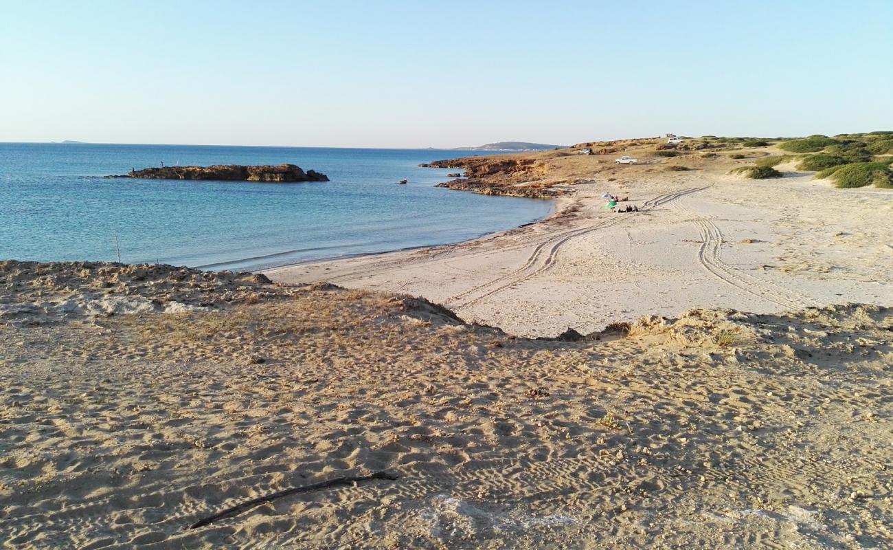 Plage boukrim'in fotoğrafı açık bej kum yüzey ile