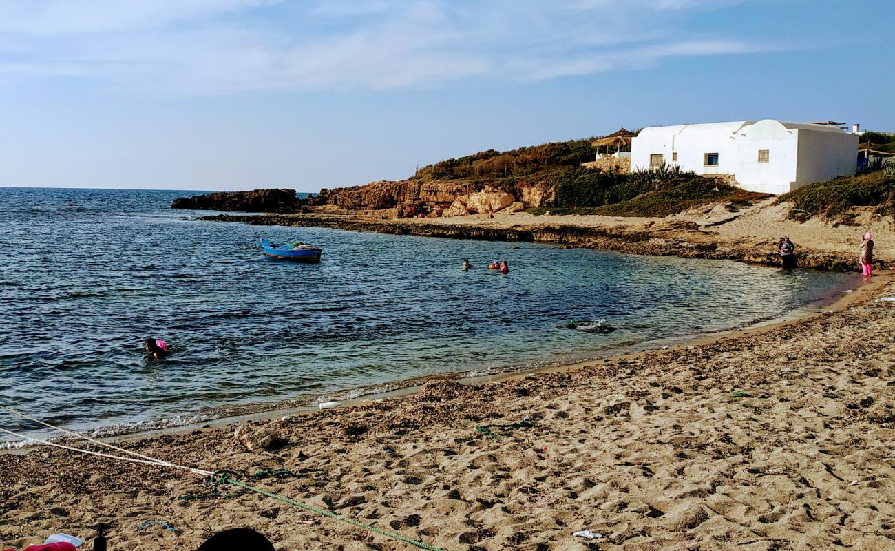Haouaria Beach'in fotoğrafı açık bej kum yüzey ile