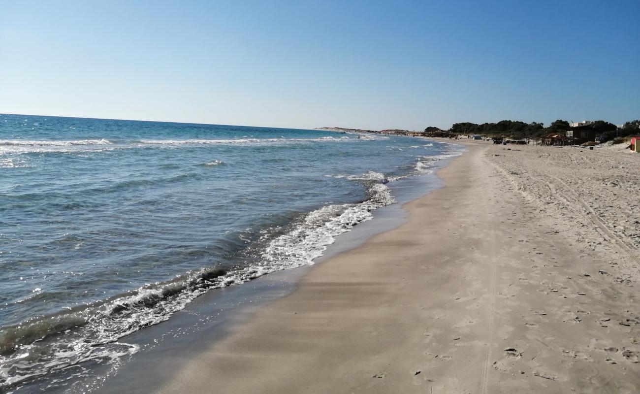 Plage ezzahra'in fotoğrafı parlak ince kum yüzey ile