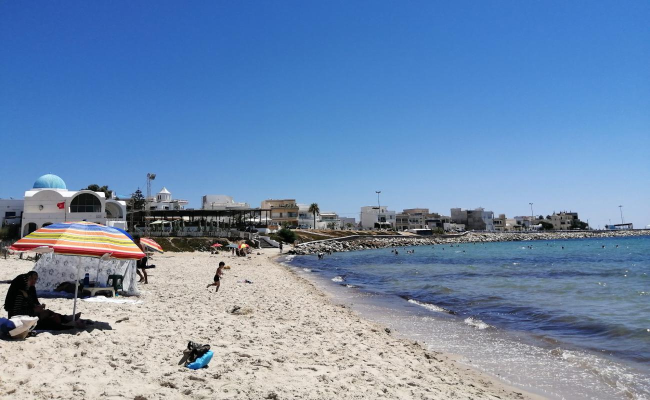 Plage Beni khiar'in fotoğrafı parlak kum yüzey ile