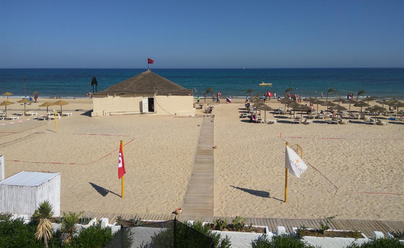 Plage de Hammamet II'in fotoğrafı i̇nce bej kum yüzey ile