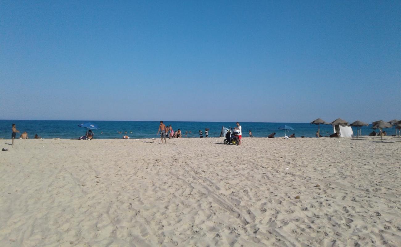 Plage D'essaloum'in fotoğrafı açık bej kum yüzey ile