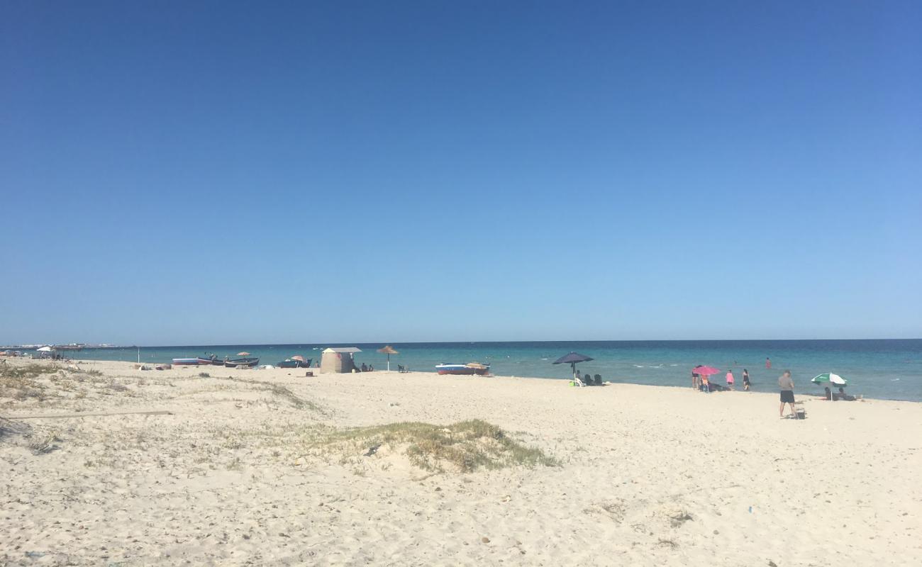 Rejjiche Plage II'in fotoğrafı beyaz kum yüzey ile