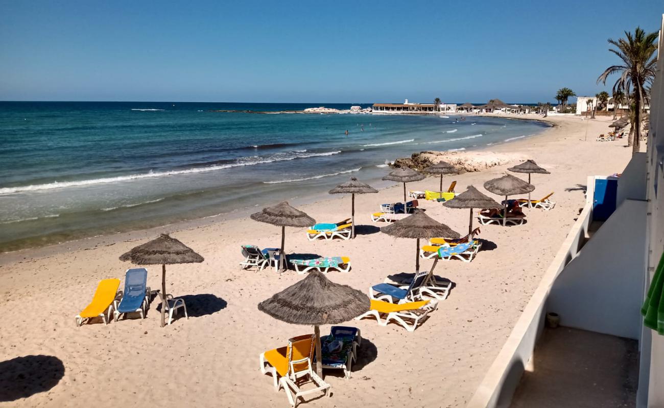 Sundy beach'in fotoğrafı beyaz kum yüzey ile