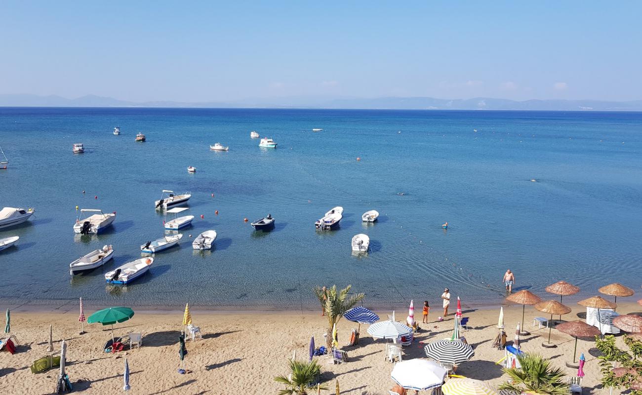 Badavut beach'in fotoğrafı parlak kum yüzey ile