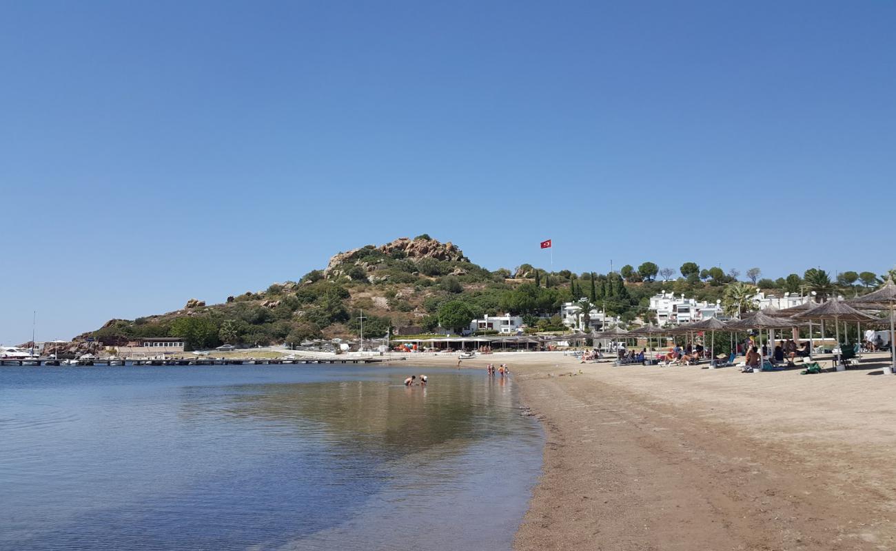 Güvercin Koyu Plajı'in fotoğrafı parlak kum yüzey ile