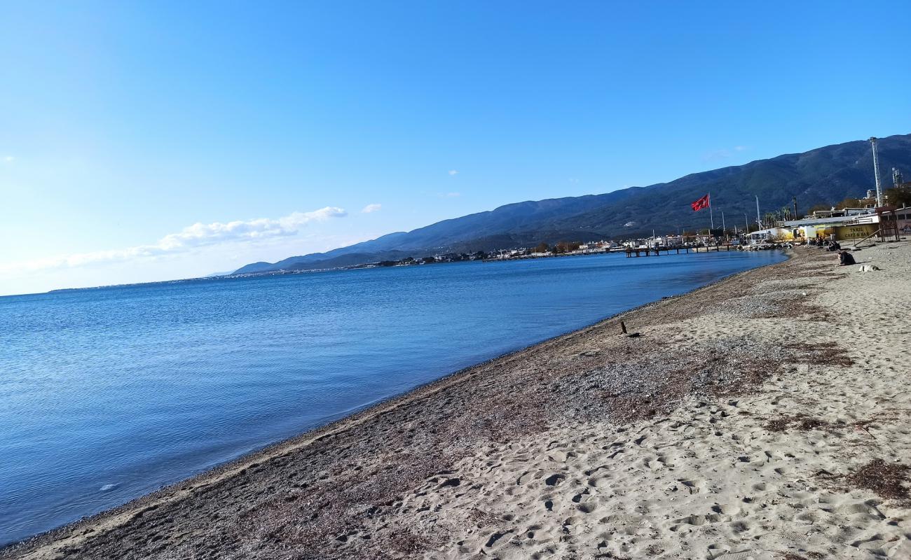 Akcay beach'in fotoğrafı parlak kum yüzey ile