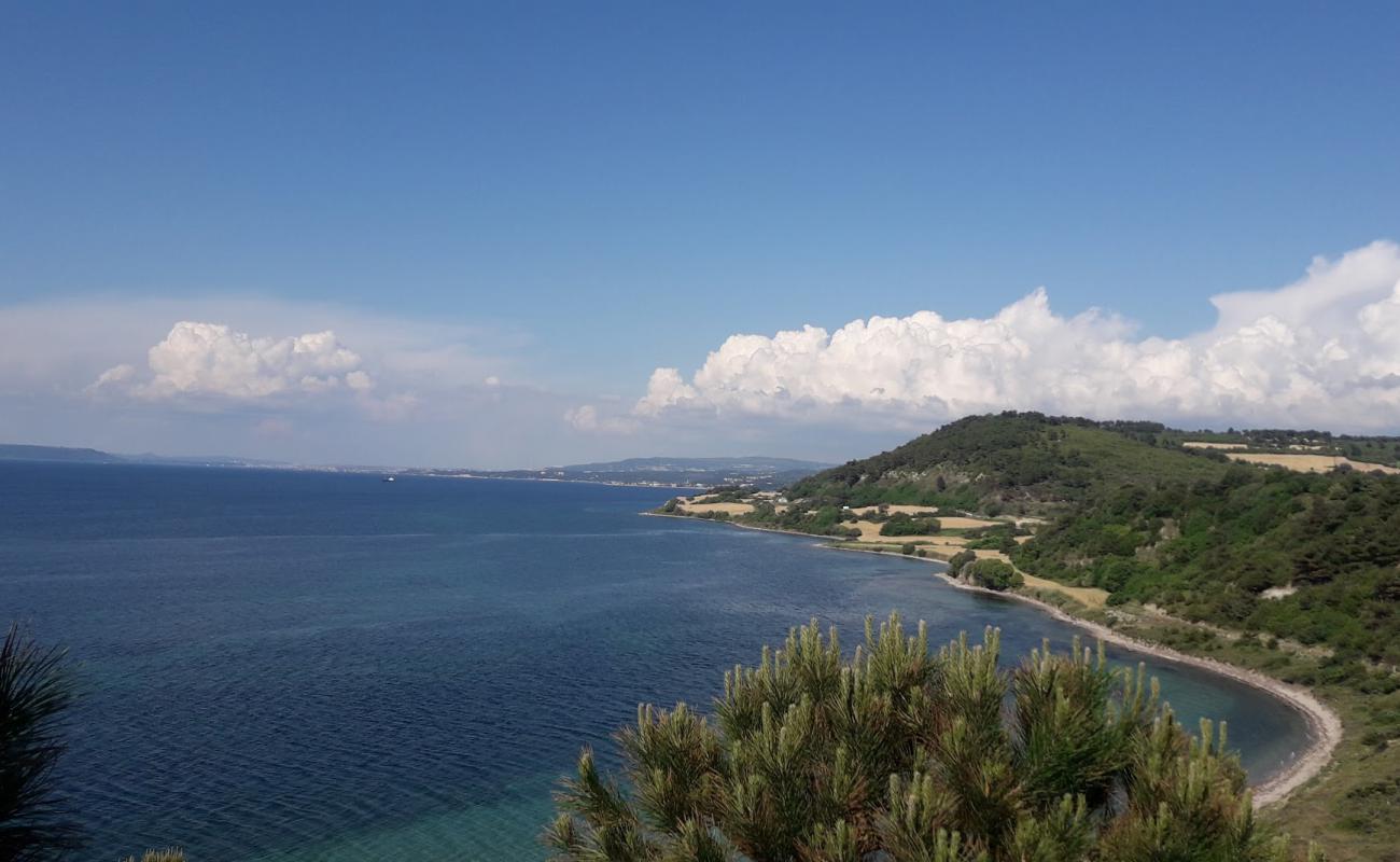 Halileli beach'in fotoğrafı parlak kum ve kayalar yüzey ile