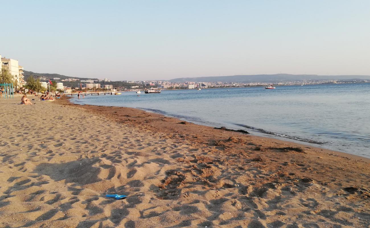 Yeni Kordon beach'in fotoğrafı parlak kum yüzey ile