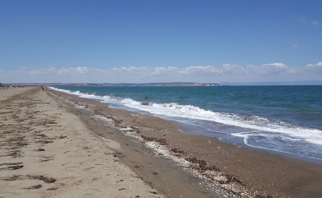 Vast City beach'in fotoğrafı hafif ince çakıl taş yüzey ile