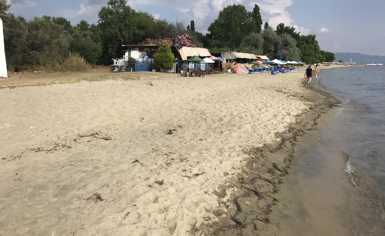 Cınaraltı Plajı'in fotoğrafı parlak kum yüzey ile