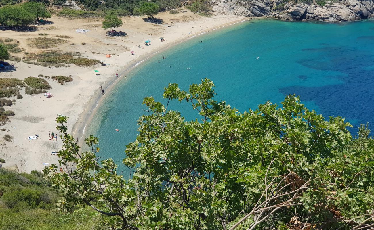 Kucukova Bay beach'in fotoğrafı hafif ince çakıl taş yüzey ile