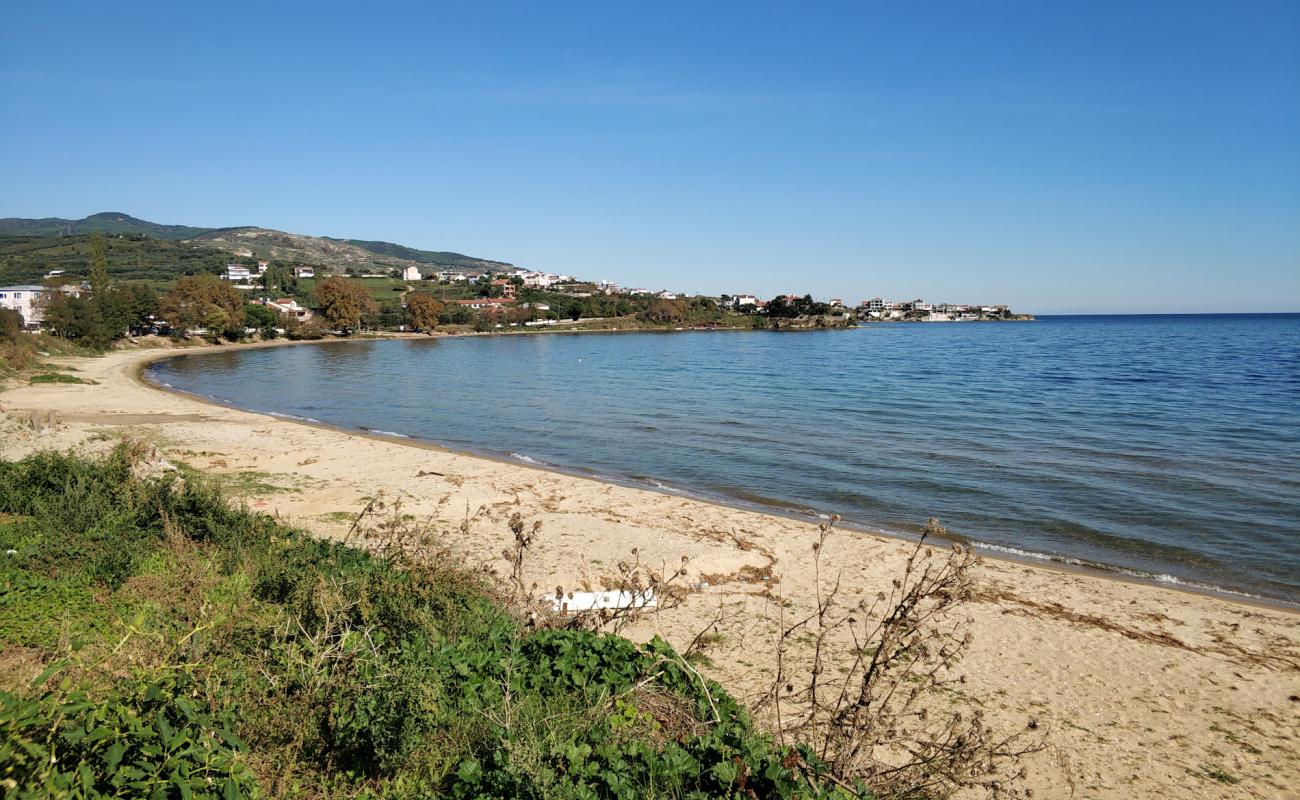 Tatlısu Plajı III'in fotoğrafı kahverengi kum yüzey ile