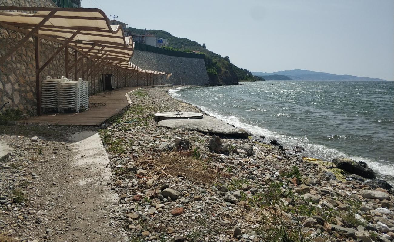 Kurşunlu Kadınlar'in fotoğrafı taşlı kum yüzey ile