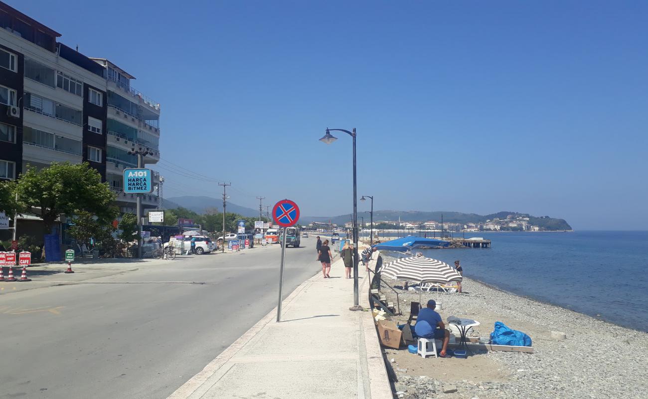 Karsıyaka Plajı'in fotoğrafı gri çakıl taşı yüzey ile