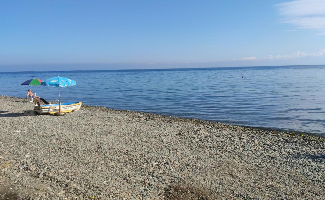Cınarcık Plajı'in fotoğrafı gri çakıl taşı yüzey ile