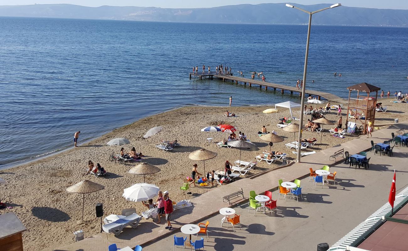 Kumyalı Plajı'in fotoğrafı kahverengi kum yüzey ile