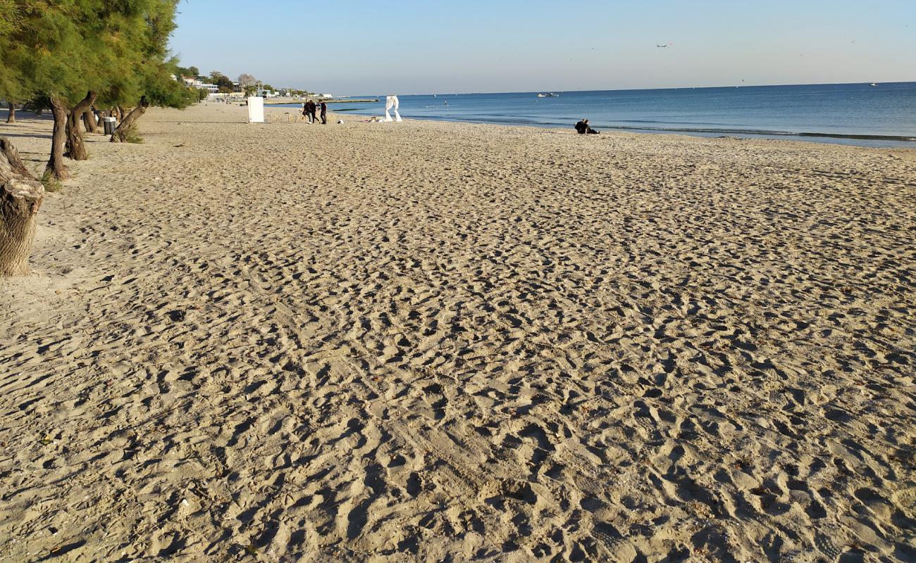 Tarihi haylayf beach'in fotoğrafı parlak kum yüzey ile