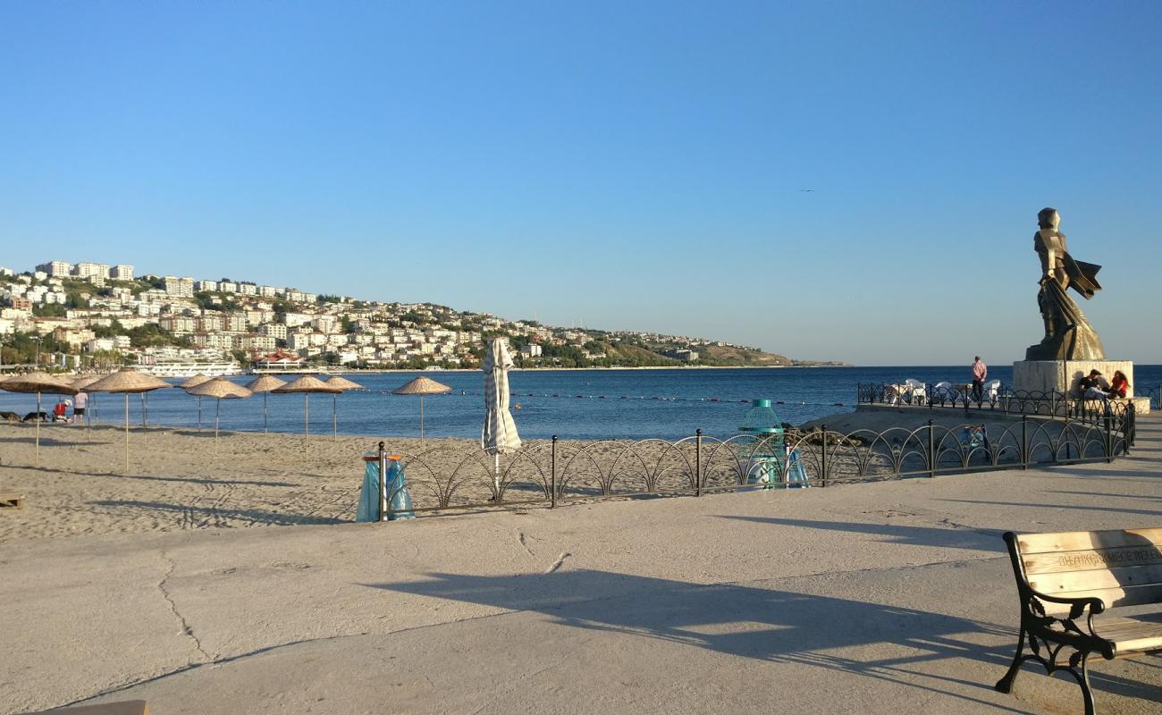 Dalgakıran Plajı'in fotoğrafı kahverengi kum yüzey ile