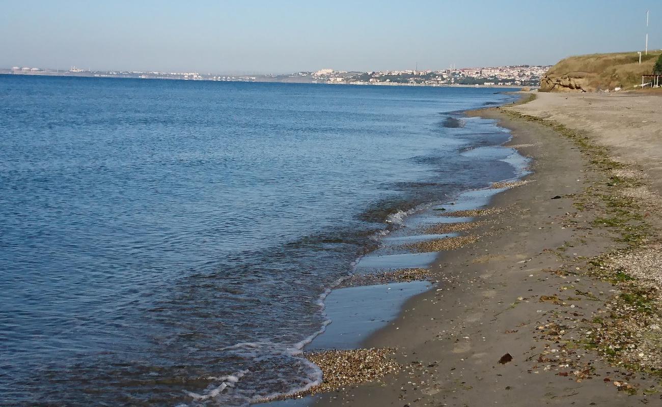 Balaban beach'in fotoğrafı kahverengi kum yüzey ile