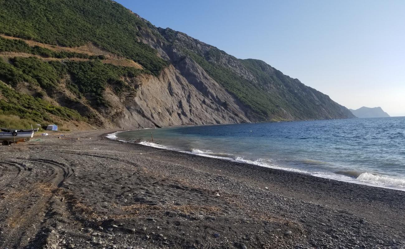 Suvla Cove III'in fotoğrafı gri çakıl taşı yüzey ile