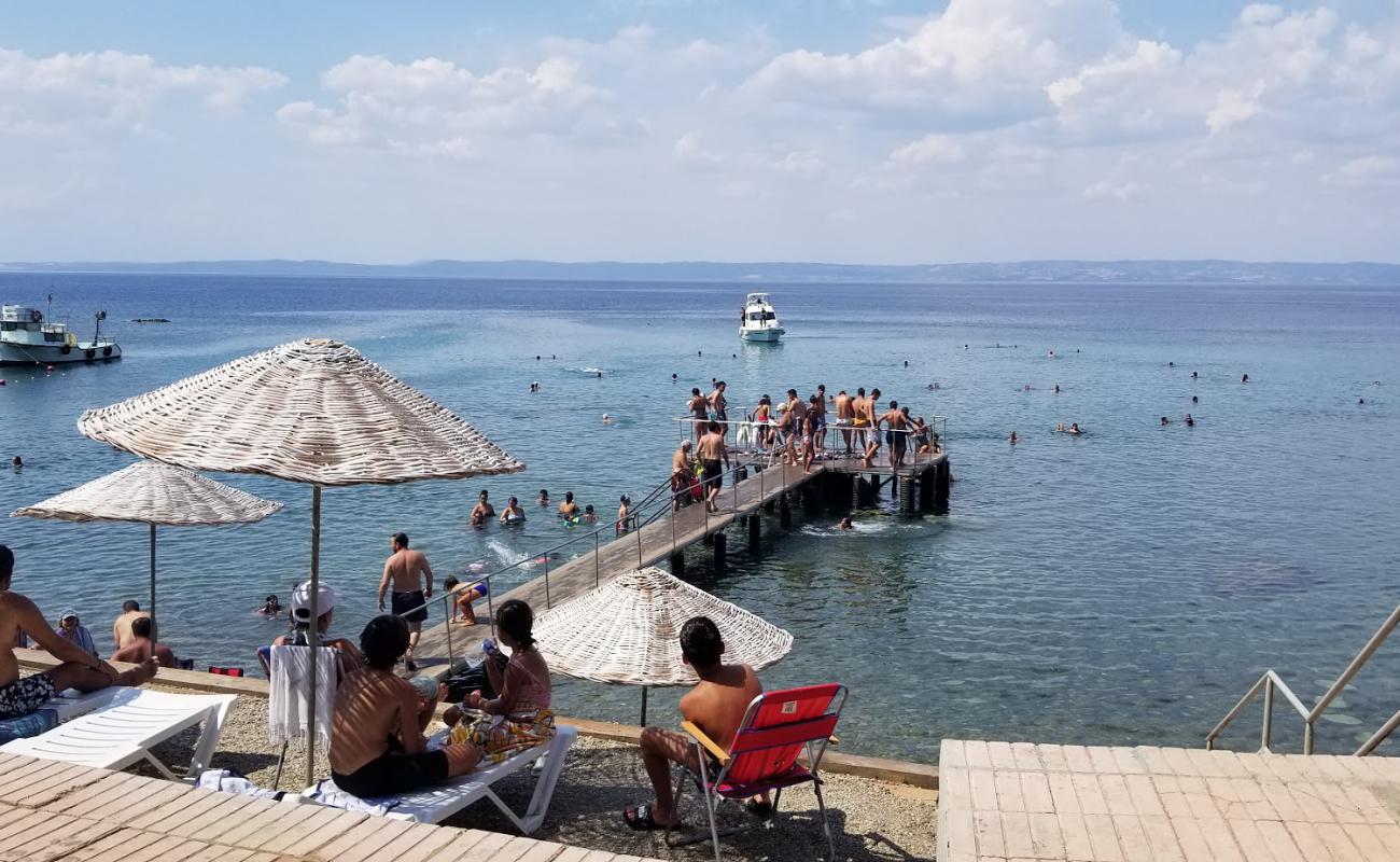 Ortakoy beach'in fotoğrafı beton kapak yüzey ile